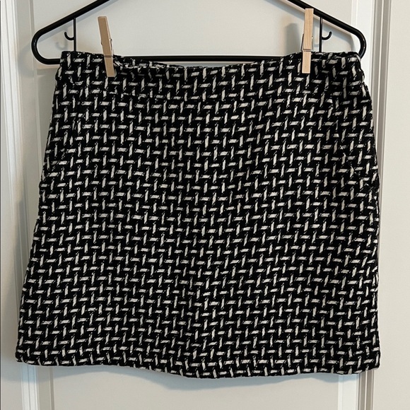 Very J Black & White Textured Mini Skirt - Size M - Picture 1 of 4